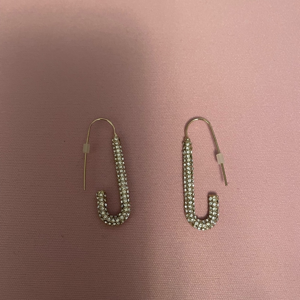 Very pretty sparkly earrings